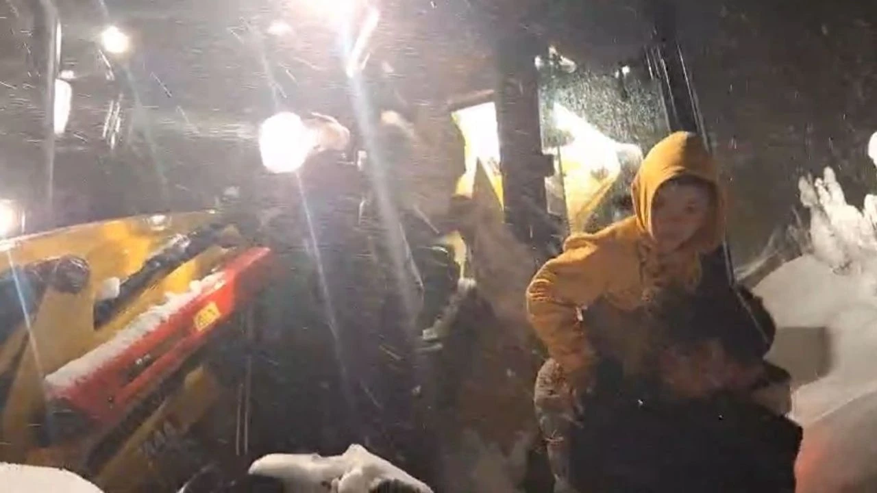 Siirtte Kardan Duvarlar Beytullah Icin Asildi2