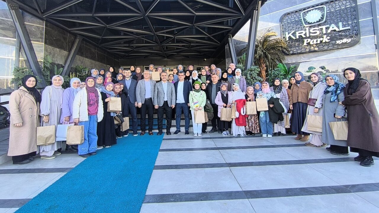 Ak Parti Batman Il Baskani Sansiden Hafizlik Egitimi Alan Genclerle Anlamli Bulusma 1