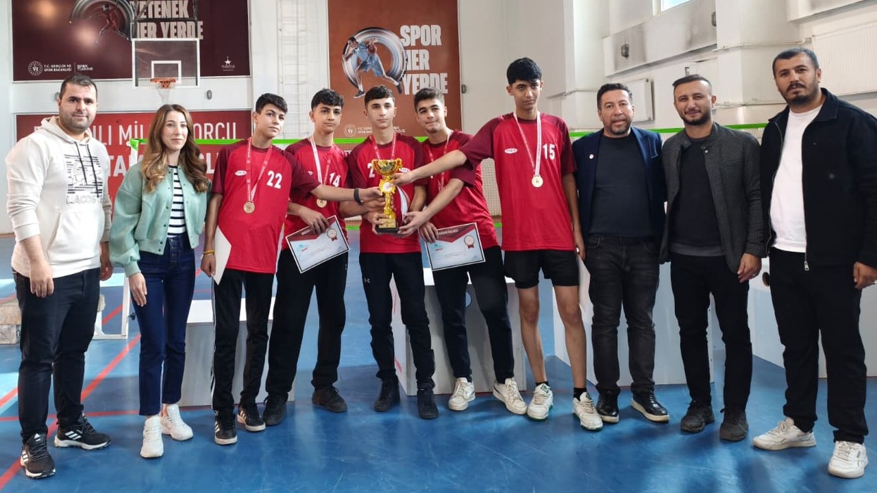 Badmi̇nton Genç Erkek 3 (1)