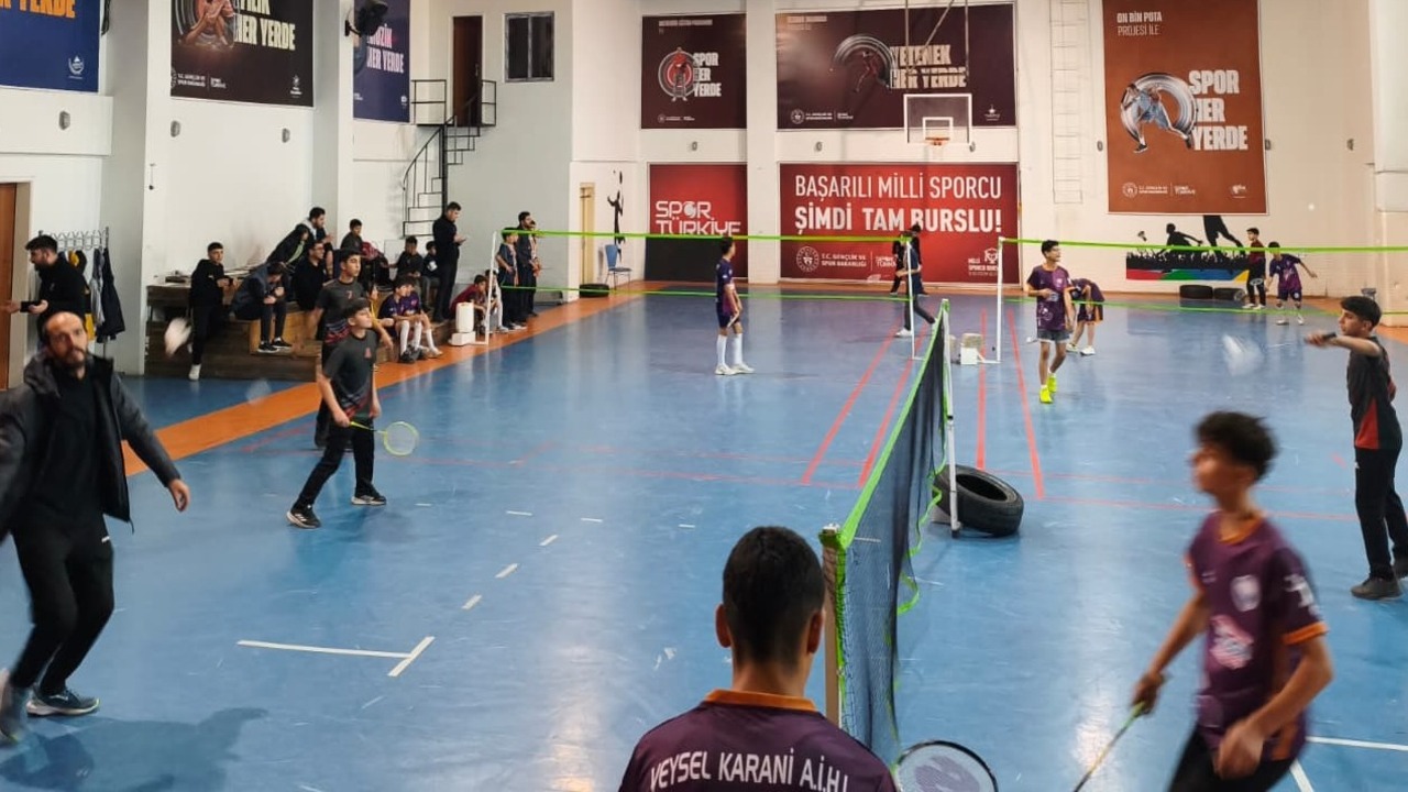 Batmanda Badmintonun Yildizi Veysel Karani2