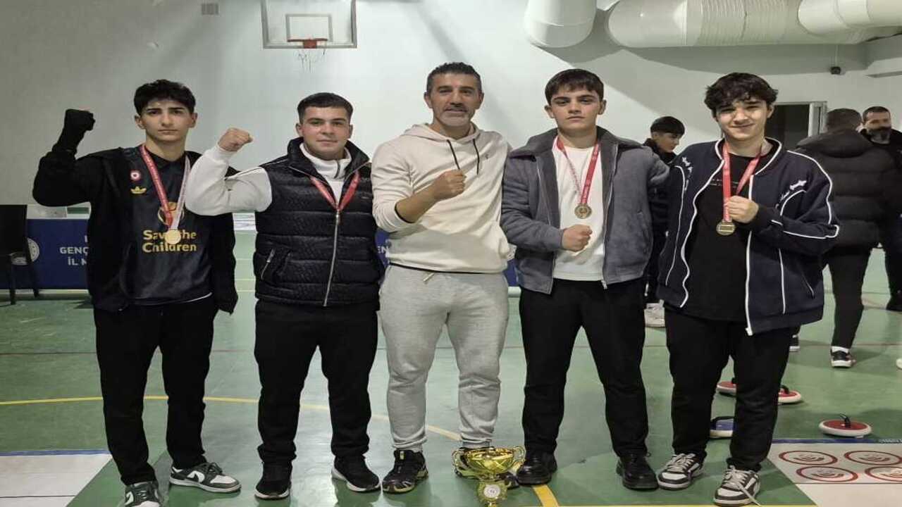 Floor Curlingde Zirvenin Adi Sos (3)