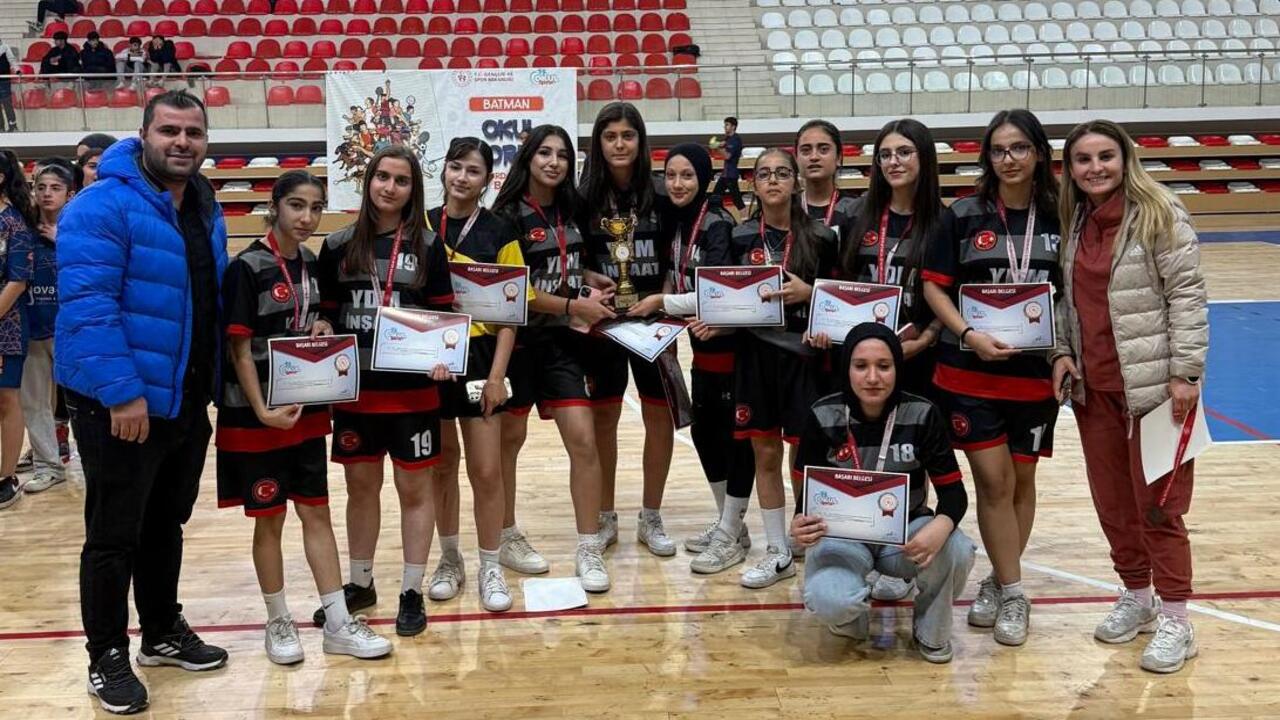 Genc Kizlar Futsal Il Sampionasi (2)