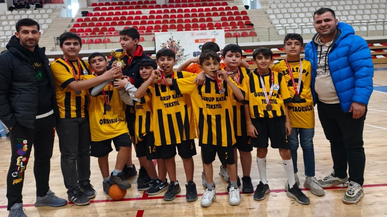 Hentbolda Kucuklerin Buyuk Mucad (1)