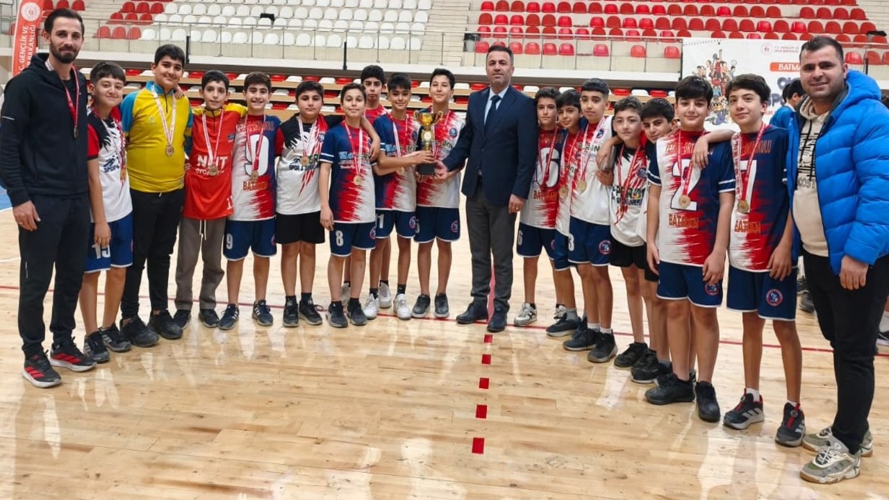 Hentbolda Kucuklerin Buyuk Mucad (2)