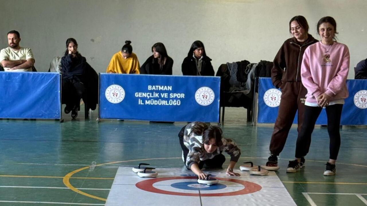 Pistte Ataturk Anadolu Lisesi Fi (1)