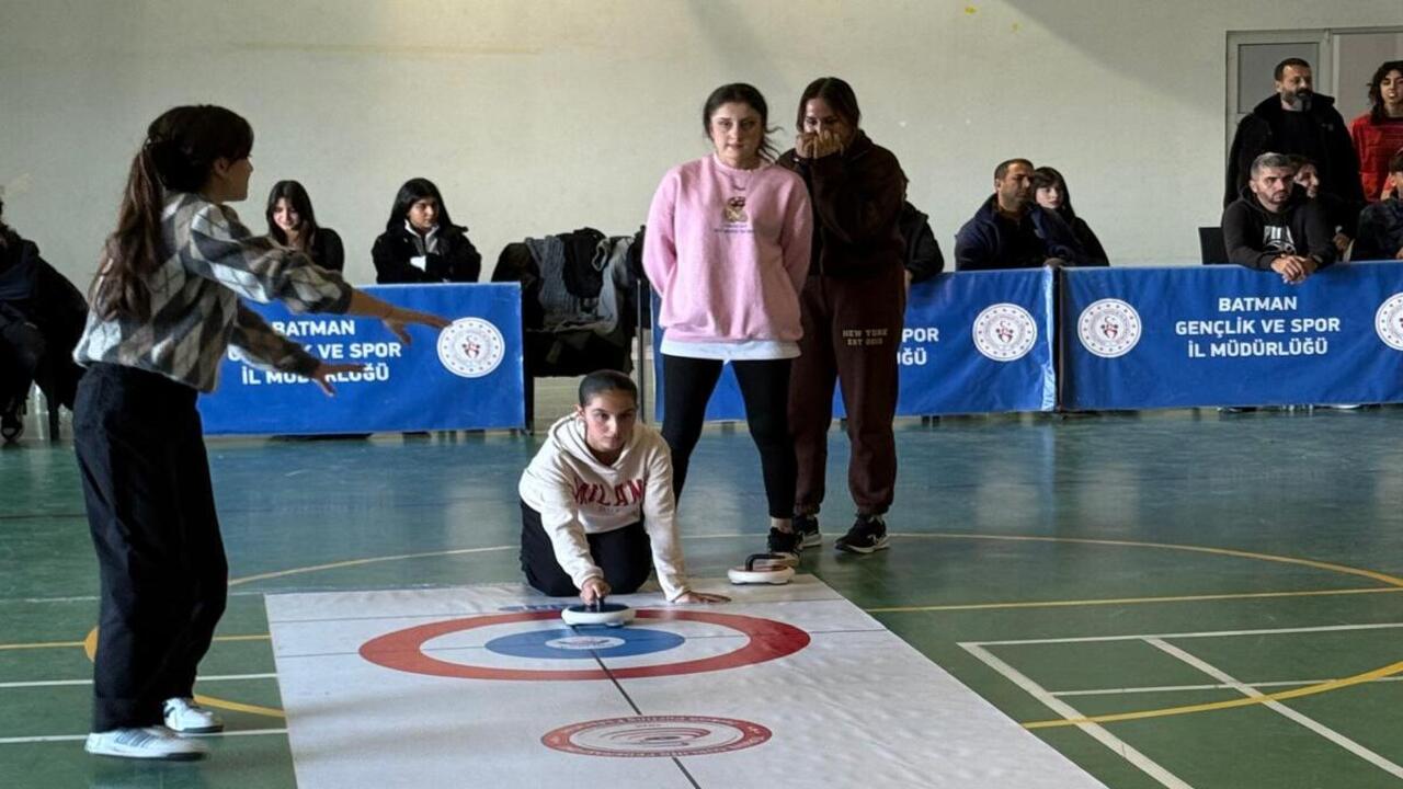 Pistte Ataturk Anadolu Lisesi Fi (2)