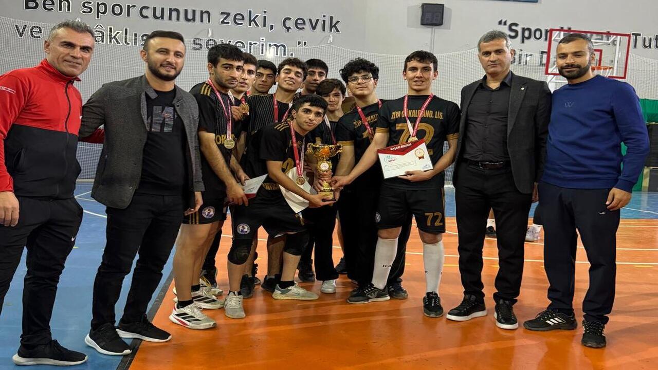 Ziya Gokalp Anadolu Lisesi Voley (2)