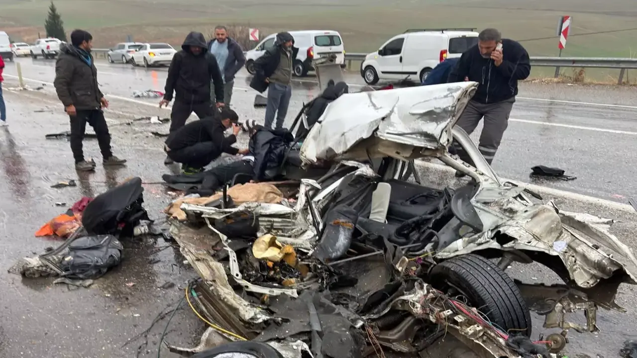 Adiyaman Kahta Yolunda Kapkara B (1)