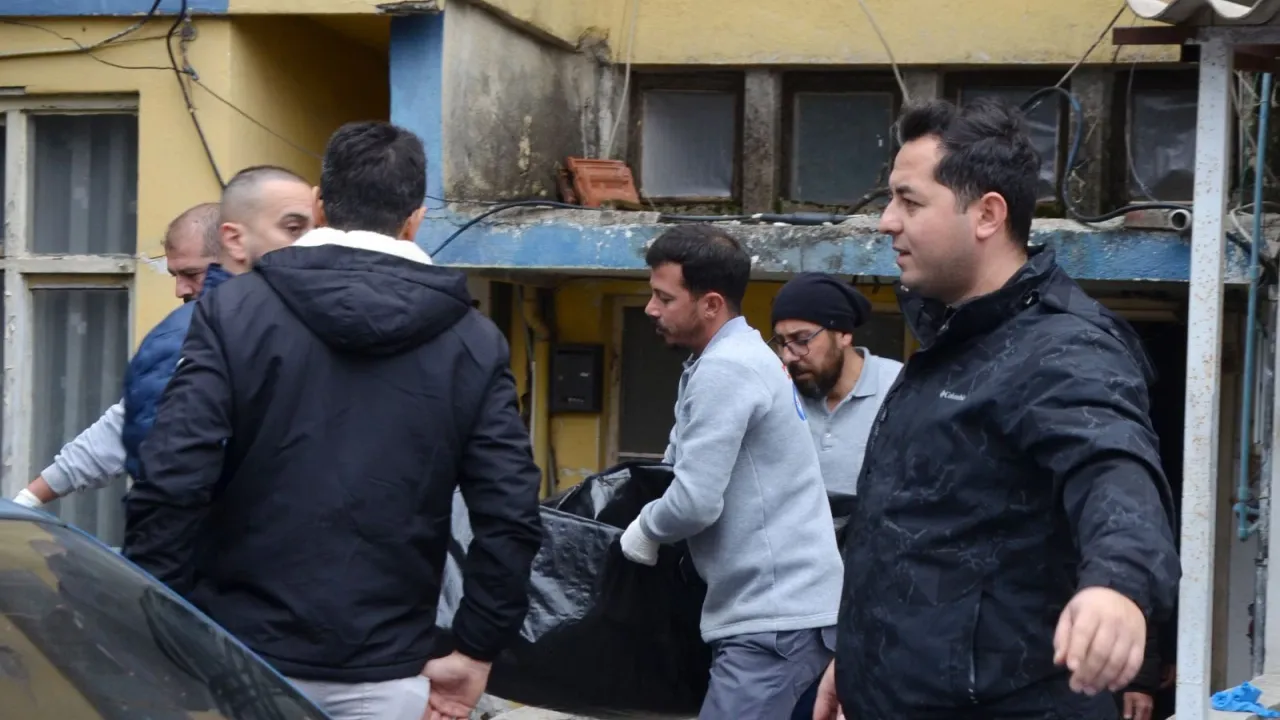 Antalyadaki Sir Dolu Gecenin Ardindan Ankarada Gelen Itiraf Iki Valizle Sehirden Ayrildi