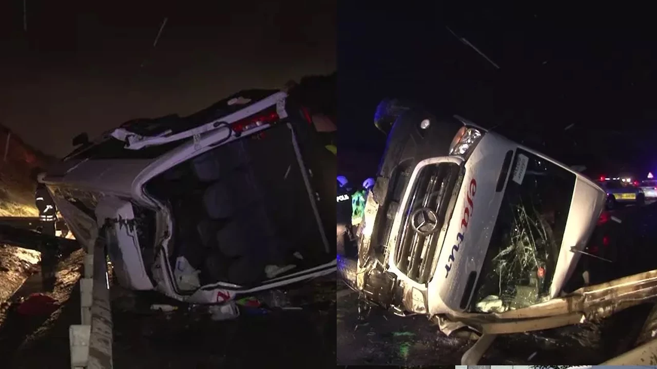 Arnavutkoyde Kar Pususu Kontrolden Cikan Servis Araci Bariyerlere Saplandi2