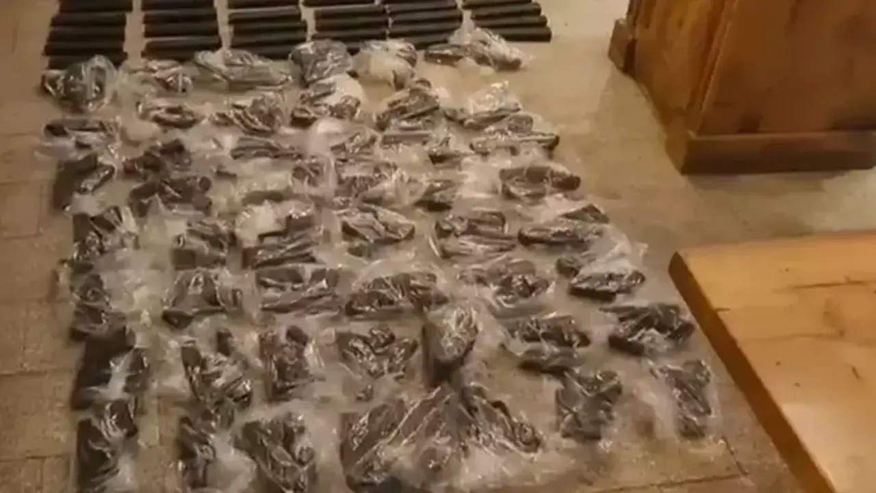 Eyupsultanda Restoran Masasinda (1)