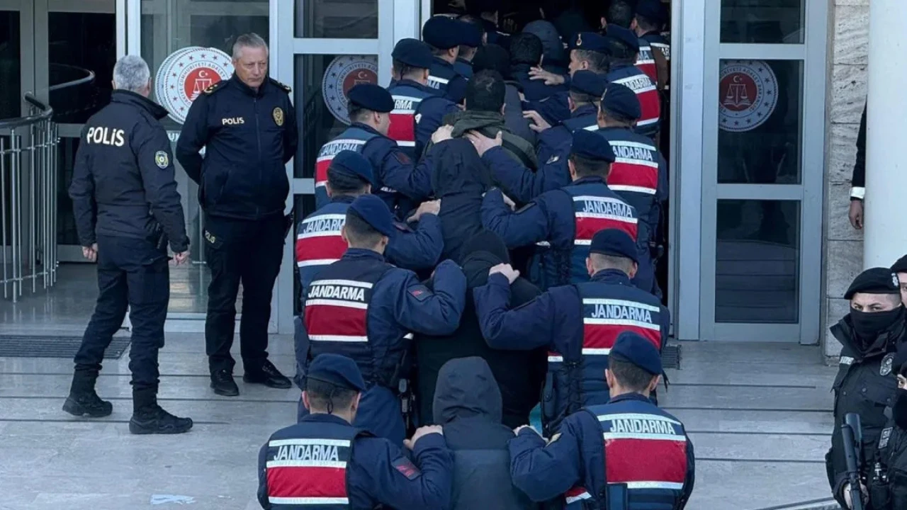 Istanbulda Dev Deas Operasyonu Kaos Planlayan Hucrelere Darbe Indirildi2