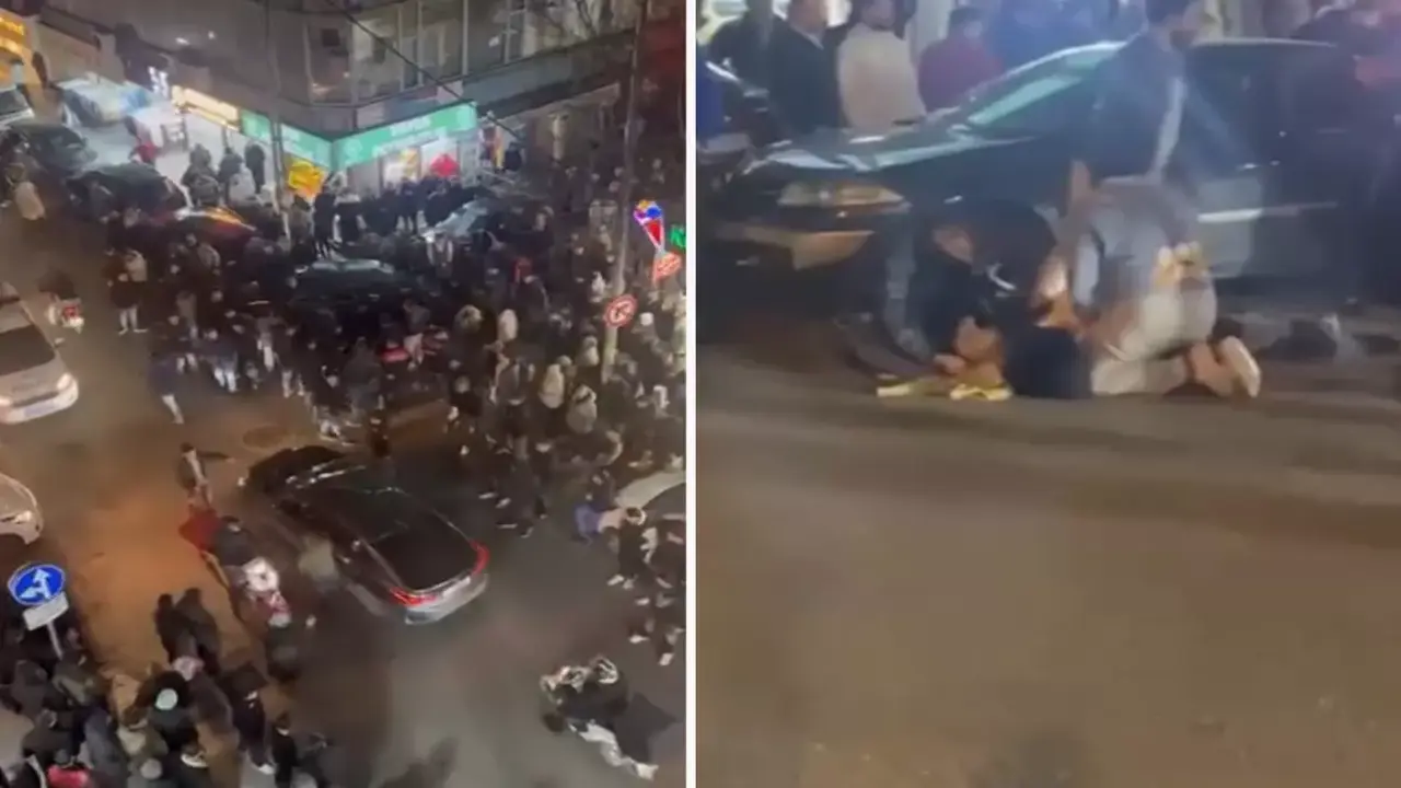 Kucukcekmecede Sokak Ortasinda I (1)