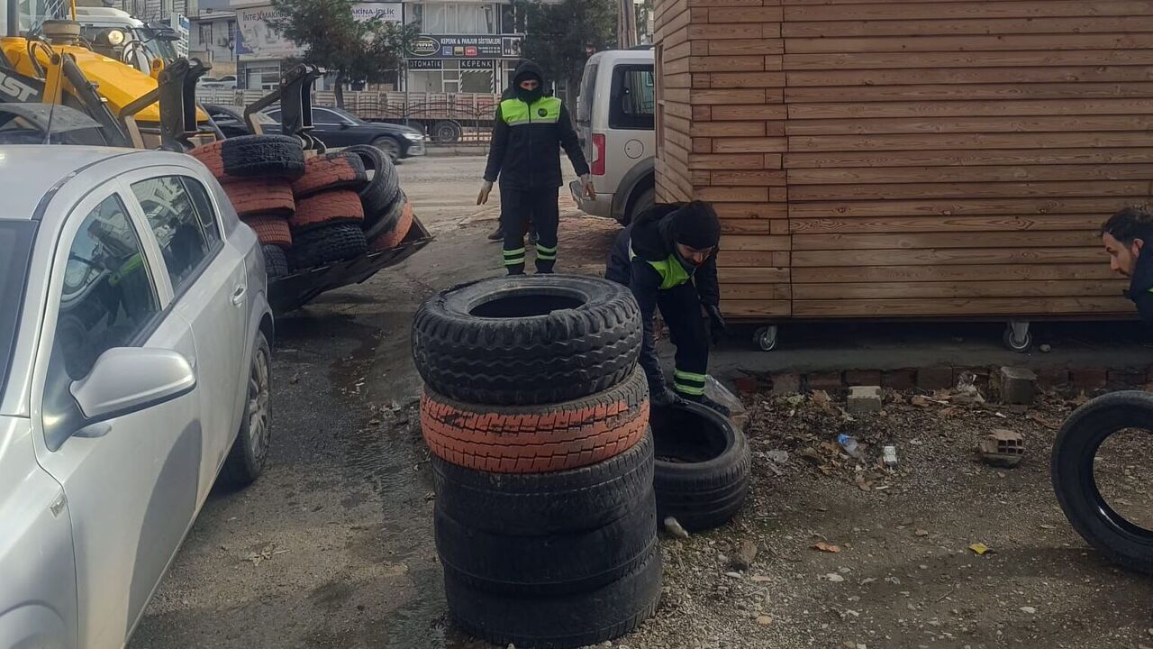 Batmanda Atik Lastikler Gelecege (2)