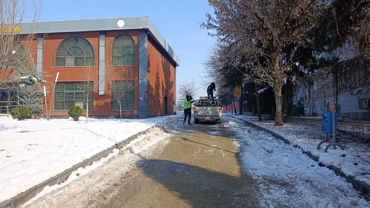 Batmanda Buzlanmaya Karsi 519 Ki (2)