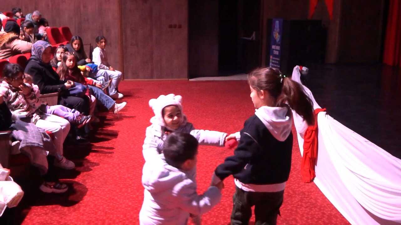 Minik Sanatseverler Iyilik Sever (1)