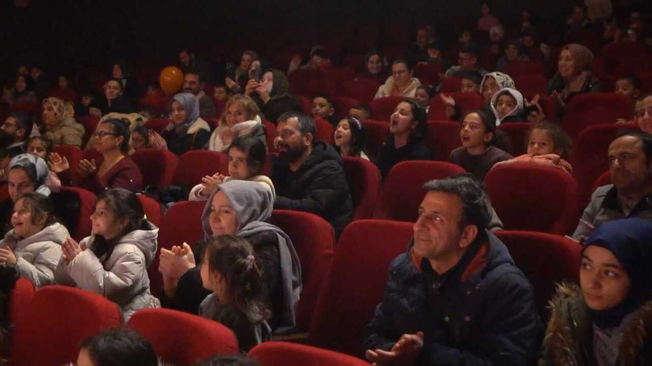 Minik Sanatseverler Iyilik Sever (2)