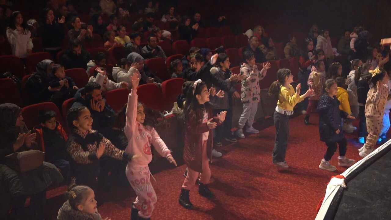 Minik Sanatseverler Iyilik Sever (3)