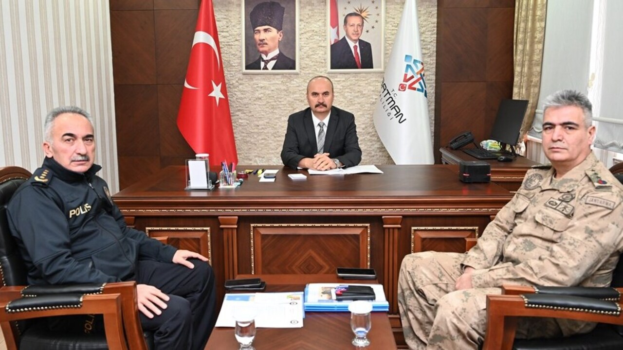 Batmanda Guvenlik Zirvesi Vali C