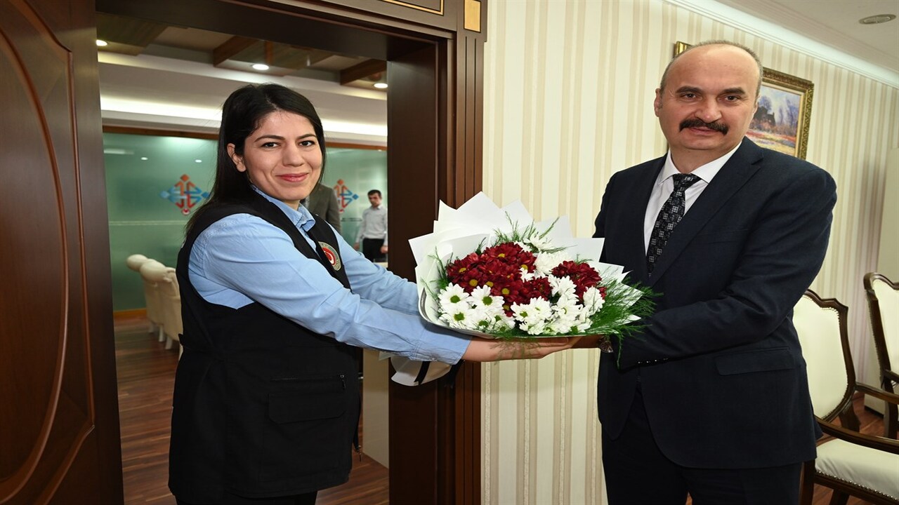 Gumruk Calisanlarinin Ozel Gunun