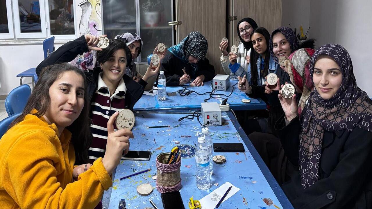 Bati Raman Kiz Yurdunda Sanat Te