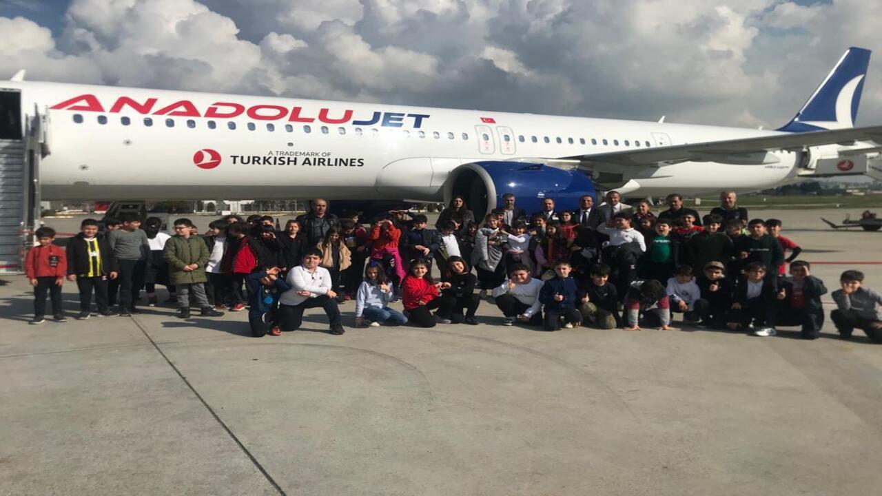 Batman Havalimaninda 812 Ogrenci Havacilikla Tanisti