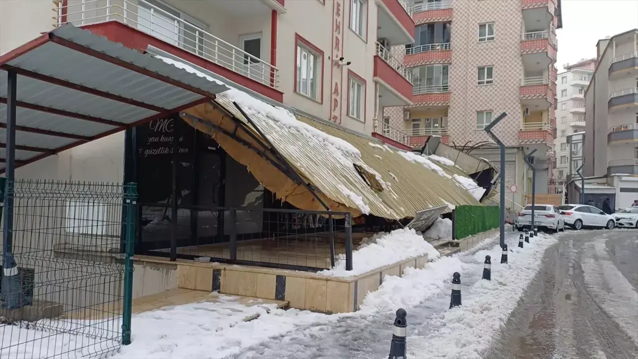 Gap Mahallesinde Karin Agirligin