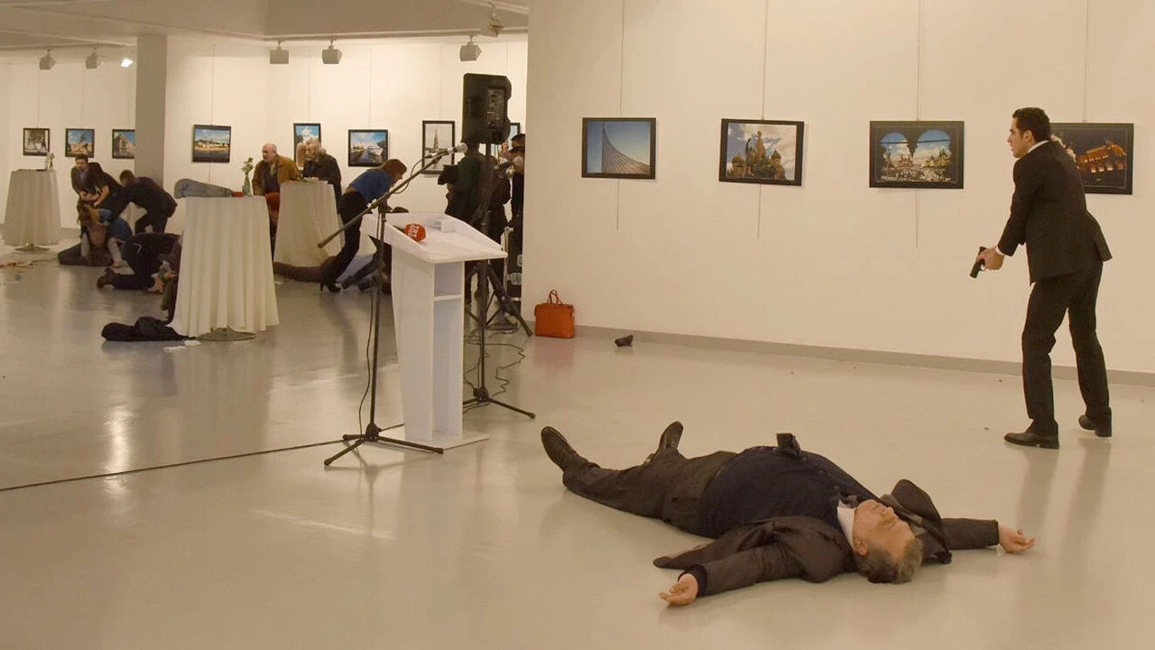 Karlov Suikastinin Golgedeki Mimari Fetocu Cemal Karaata Kanadada Psikoterapist Kimligine 2