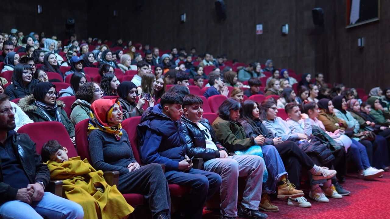 Batmanda Iki Cinar Tek Ses Baris (1)