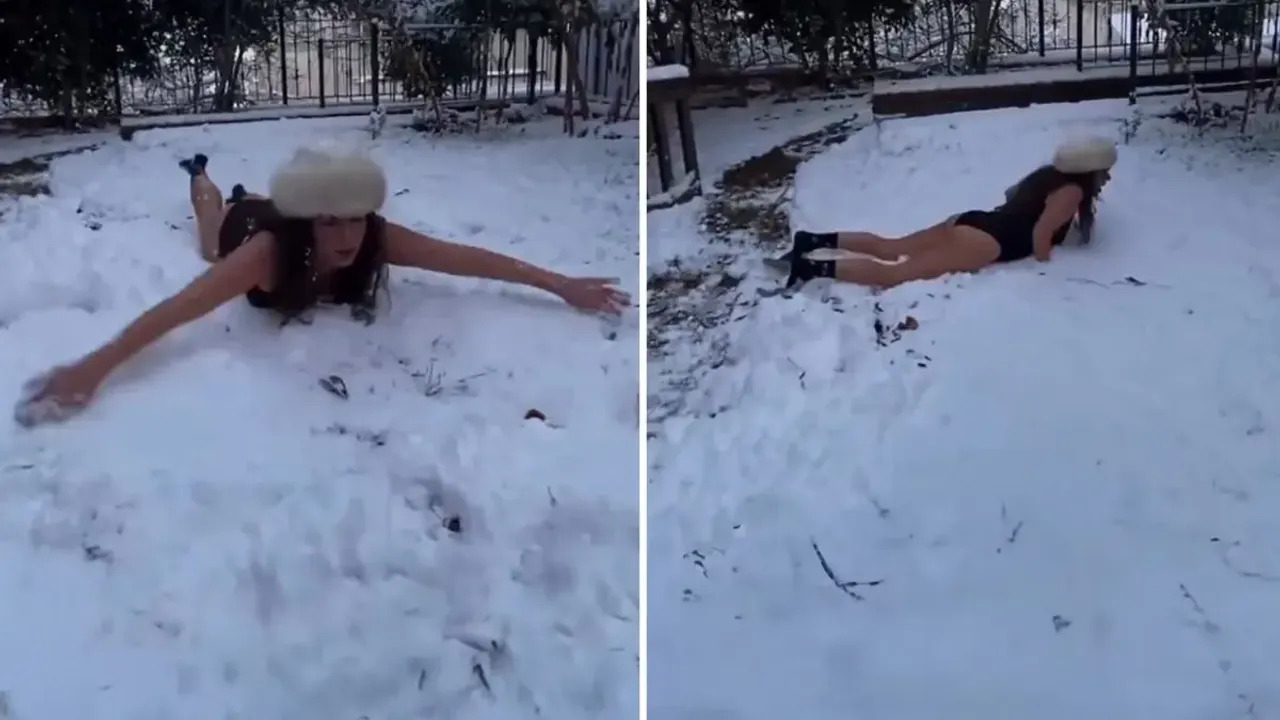 Beyaz Ortu Uzerinde Siyah Mayolu (1)