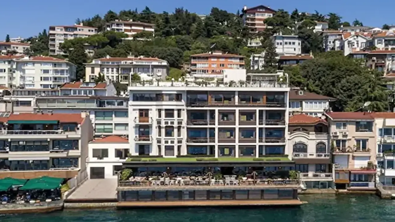 Sahne Isiklarindan Emniyet Korid