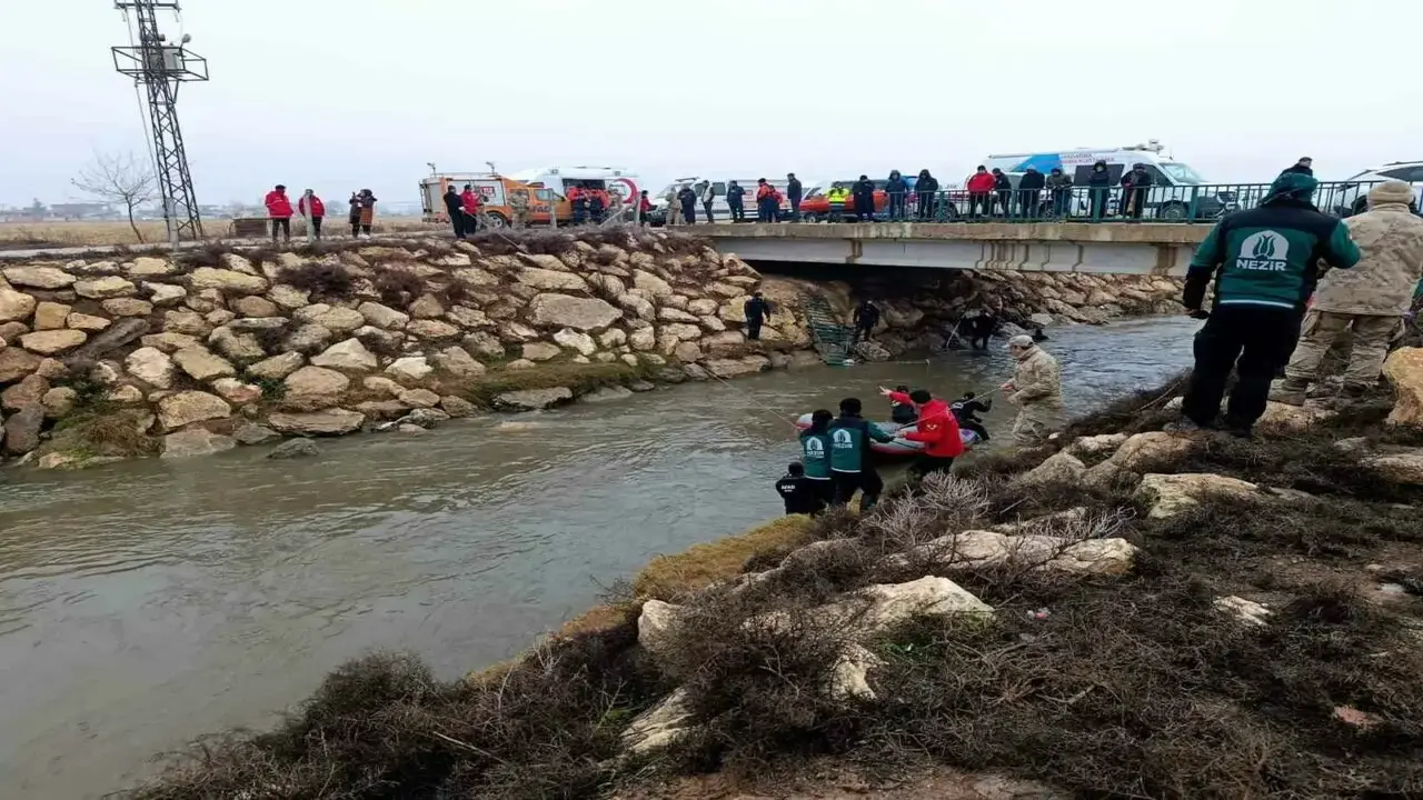 Harranda Kanala Ucan Aractaki Su (1)