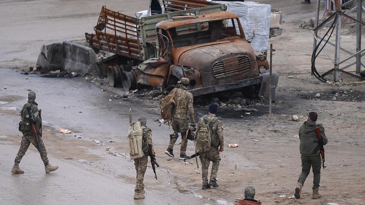 Suriyede Kartlar Yeniden Dagitiliyor Sozde Bayrak Tek Kursunla Yere Indi1
