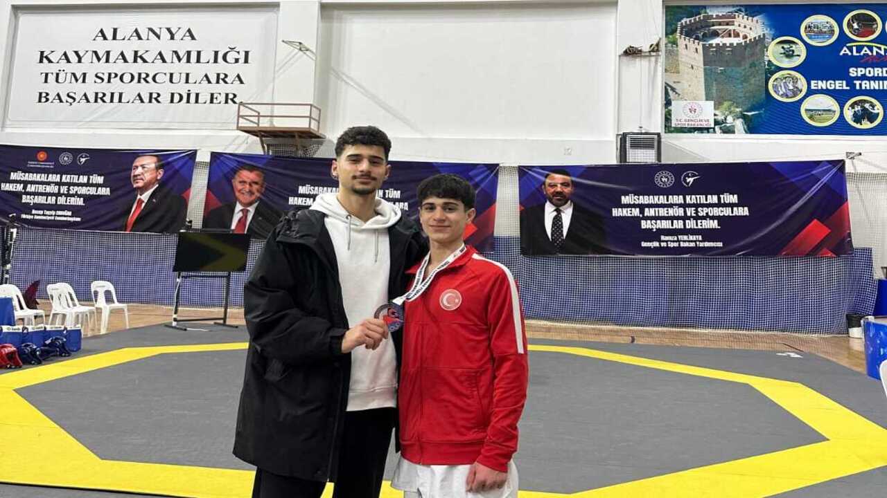 Batmanin Gururu Semih Celik Turk (1)