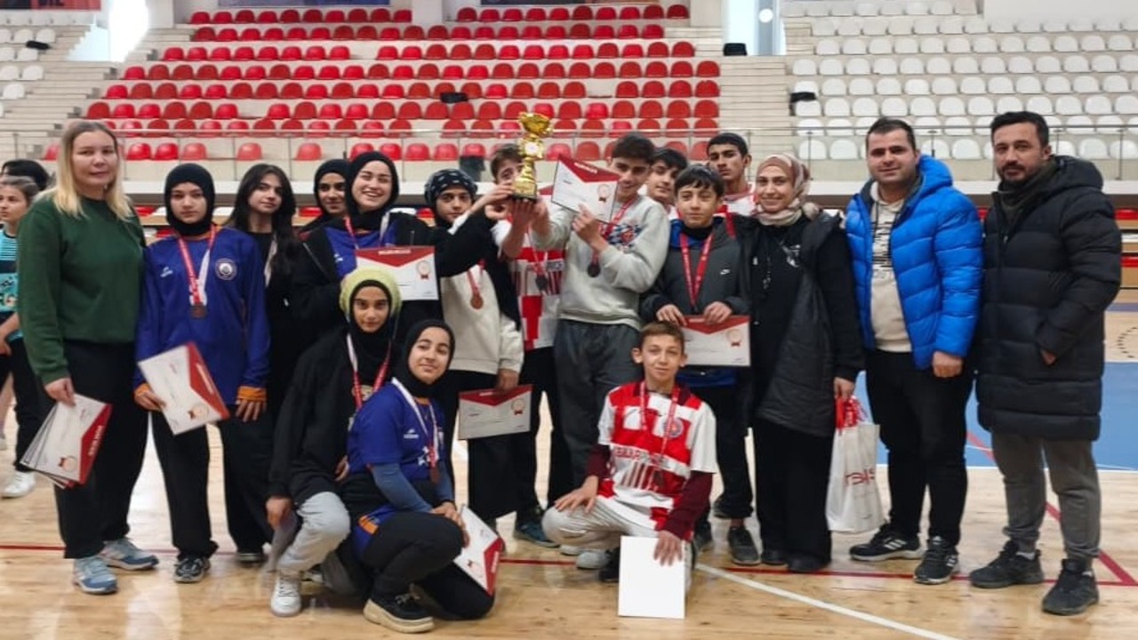 Korfol Sampiyonu Altin Golle Gul (3)