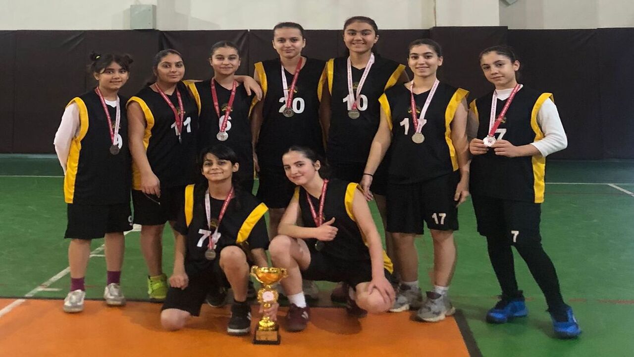 Potanin Perileri Borsa Istanbul Batmanda Basketbol Heyecani Sampiyonlukla Taclandi3