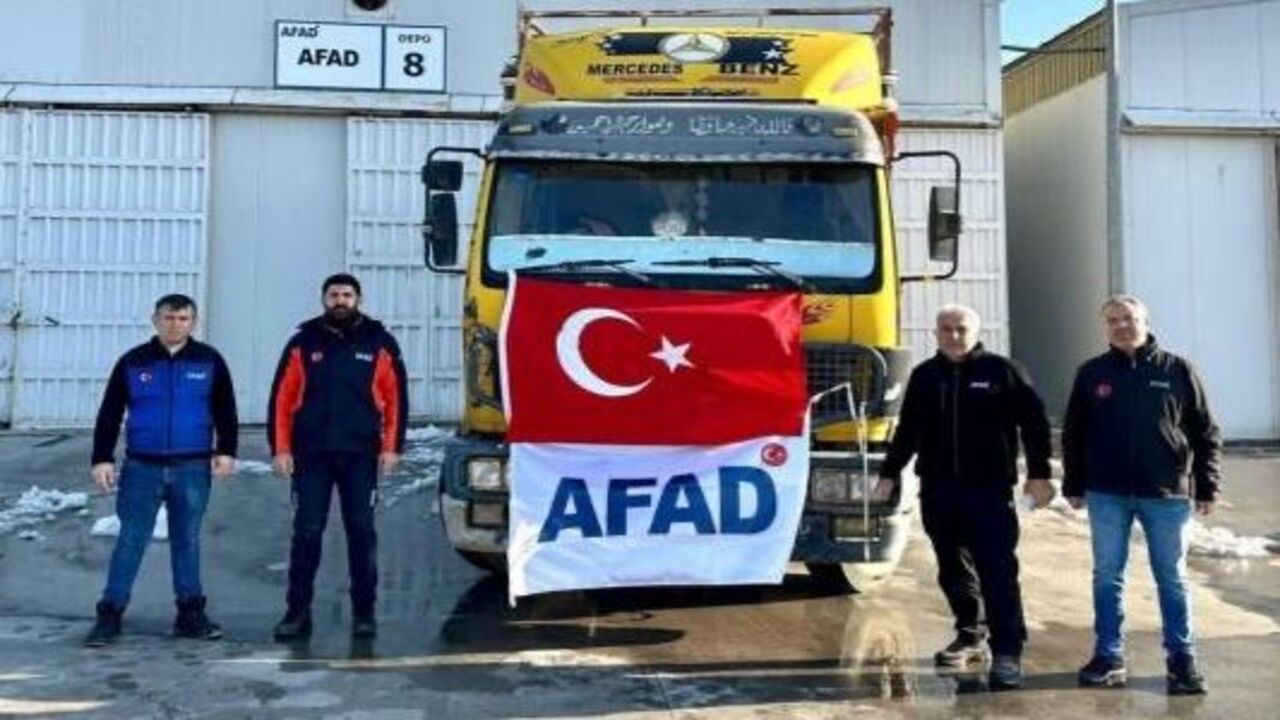Ak Parti Batman Il Baskani Sansi Duyurdu Kobaniye 11 Tir Insani Yardim