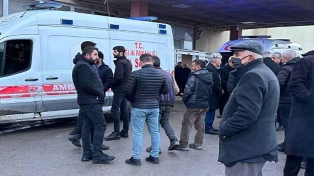 Hakkaride Supheli Olum Yol Kenarinda Yarali Bulunan Genc Kurtarilamadi 1