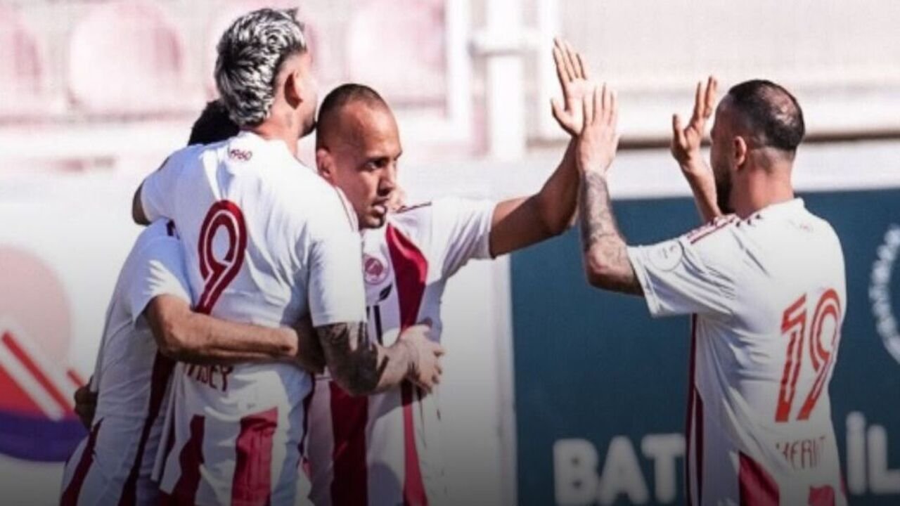 Batman Petrolspor Şanlıurfaspor Derbisinde Güldü