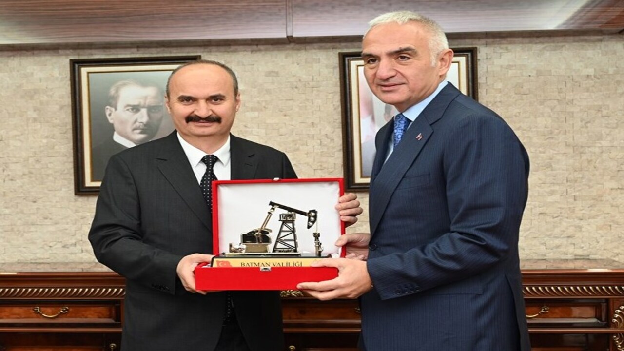 Kultur Ve Turizm Bakanimiz Ersoy (2)