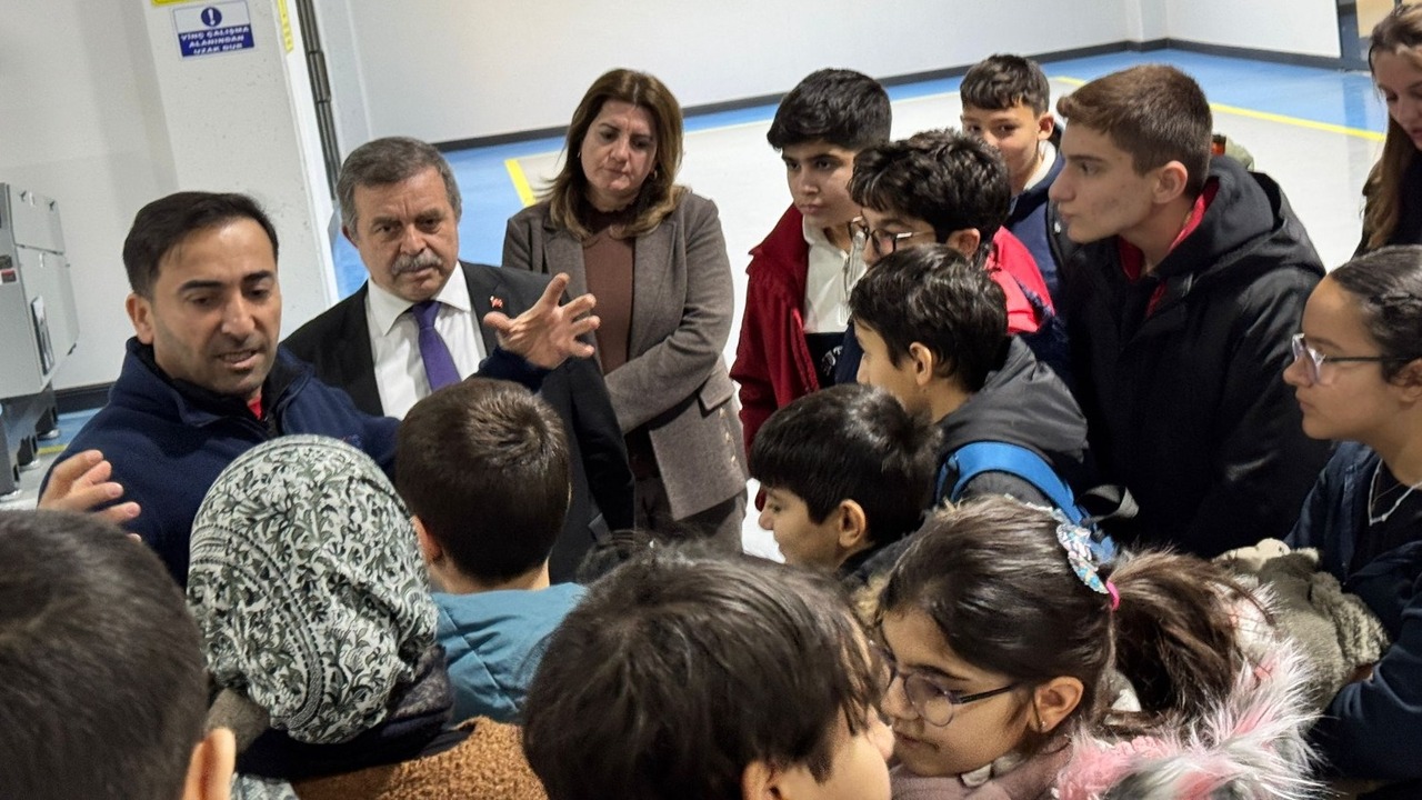 Batmanli Genclerin Teknoloji Turu Yerli Cihazlarin Nasil Yapildigini Yerinde Gorduler3 (2)