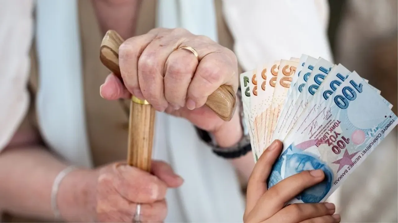 Emekli Bayram İkramiyesi 2026 Ne Kadar Olacak? İşte Masadaki 4 Farklı Zam Senaryosu ve Tahmini Ödeme Tarihleri