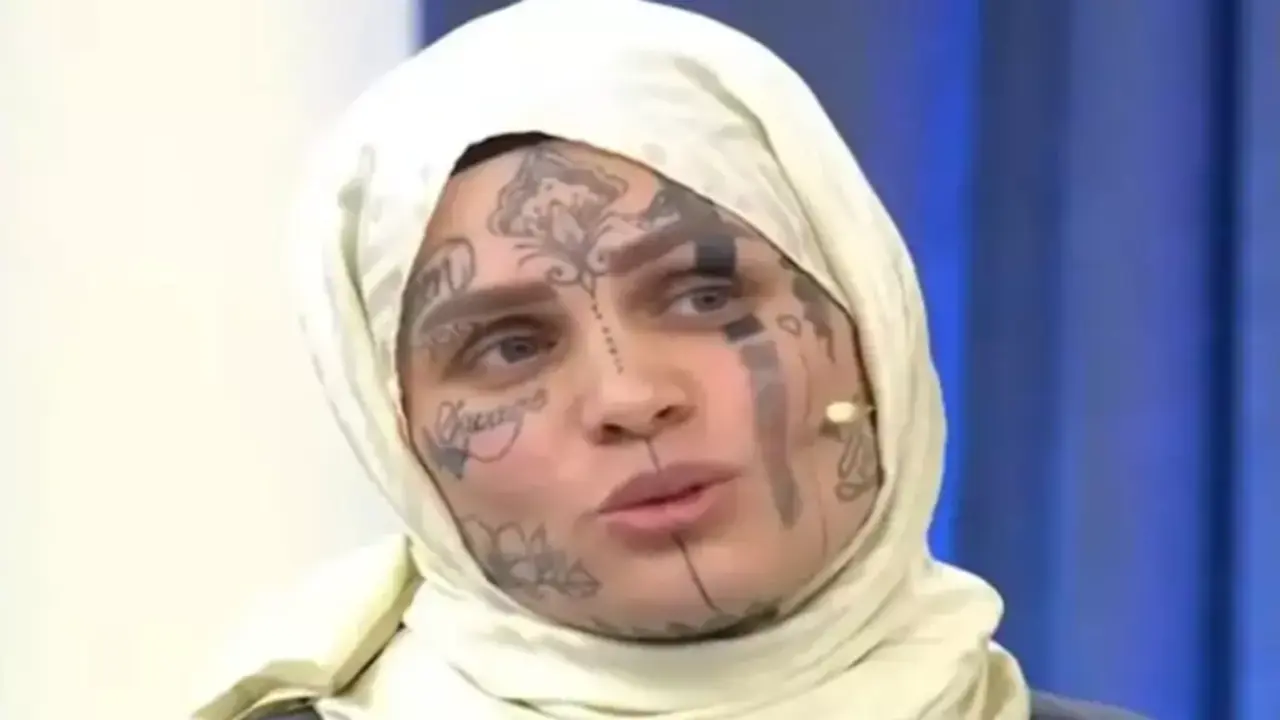 Elestiri Yagmuruna Tutulan Sira