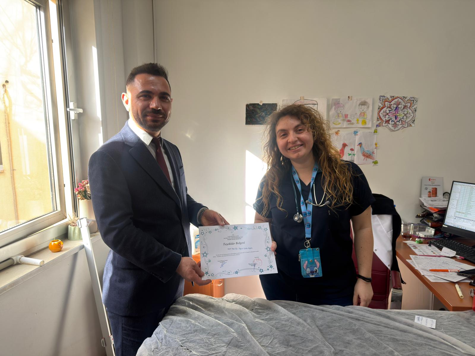 Kozluk'ta Dr. Nevin Çelik Fişek’e Teşekkür Belgesi