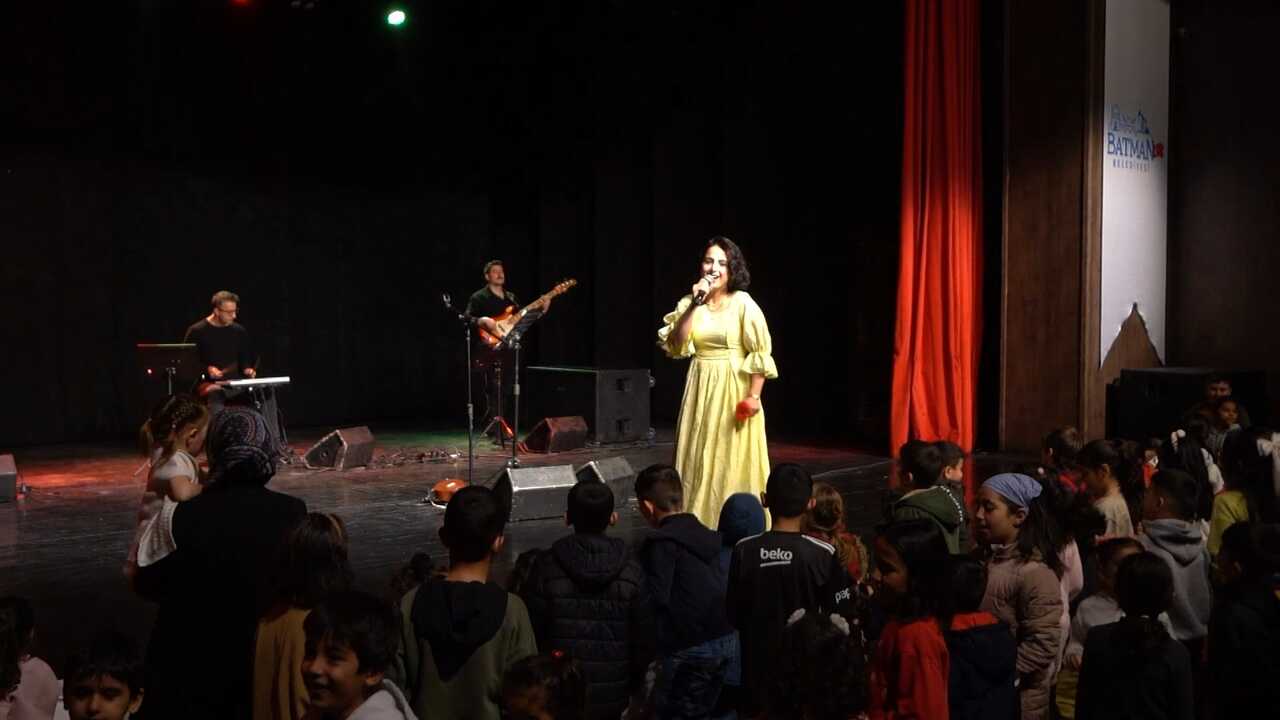 Batmanda Ezgiler Cok Dilli Yukse (2)