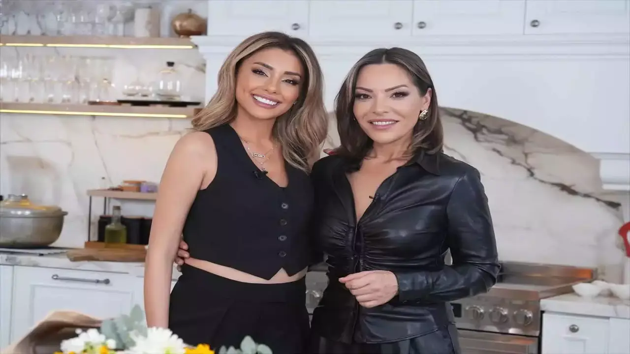 Sahne Ve Ev Arasinda Ozcan Deniz (1)