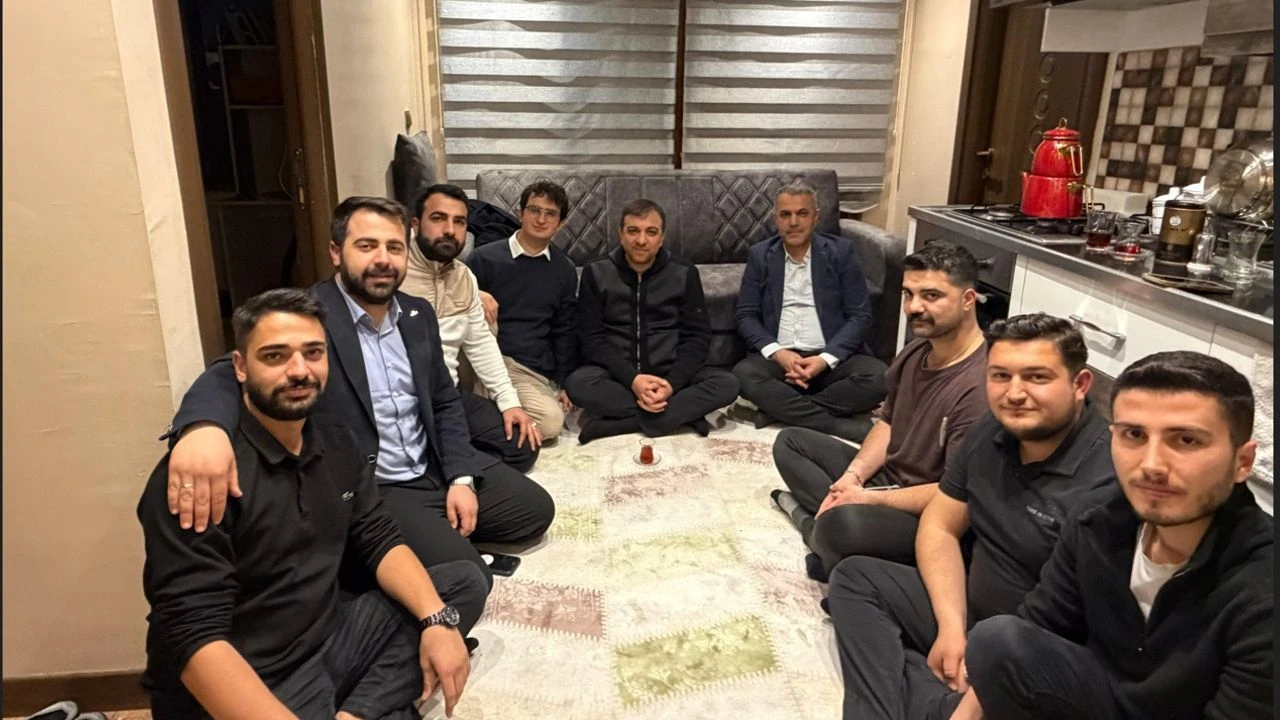 Hüseyin Şansi Gençlerin Sahur Sofrasına Konuk Oldu