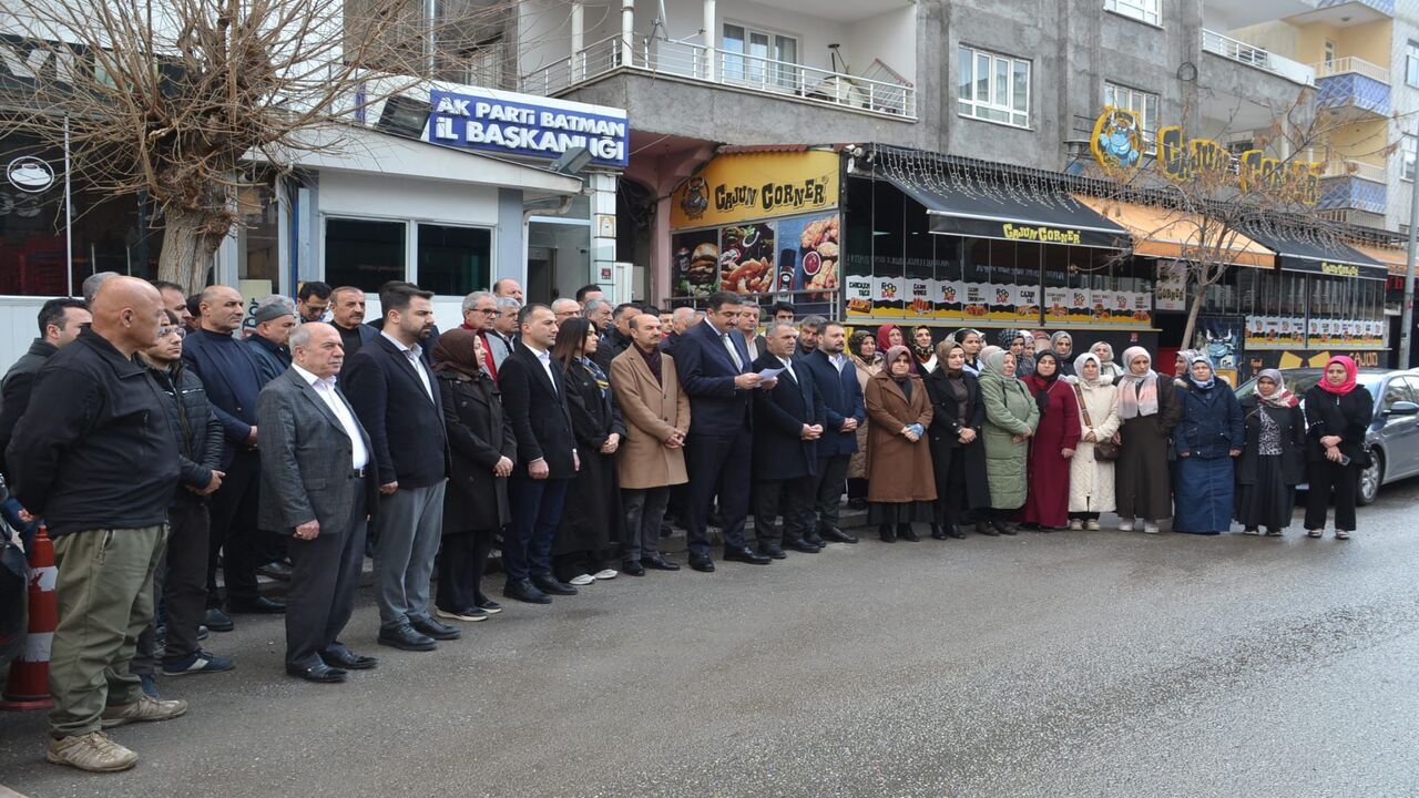 Ak Parti Batmandan 28 Subat Cikisi Bu Zihniyet Milli Degerlerimize Kurulmus Bir Pusudur 1