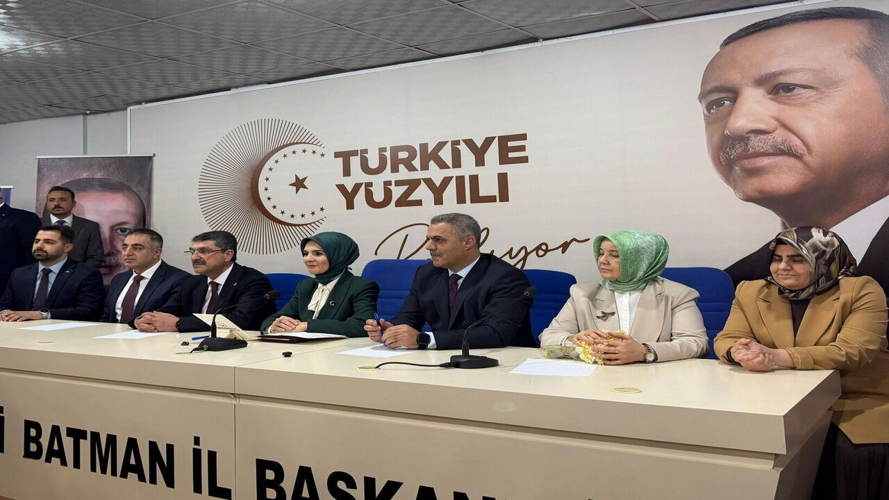 Bakan Goktastan Ak Parti Batman Teskilatina Moral Ziyareti 1