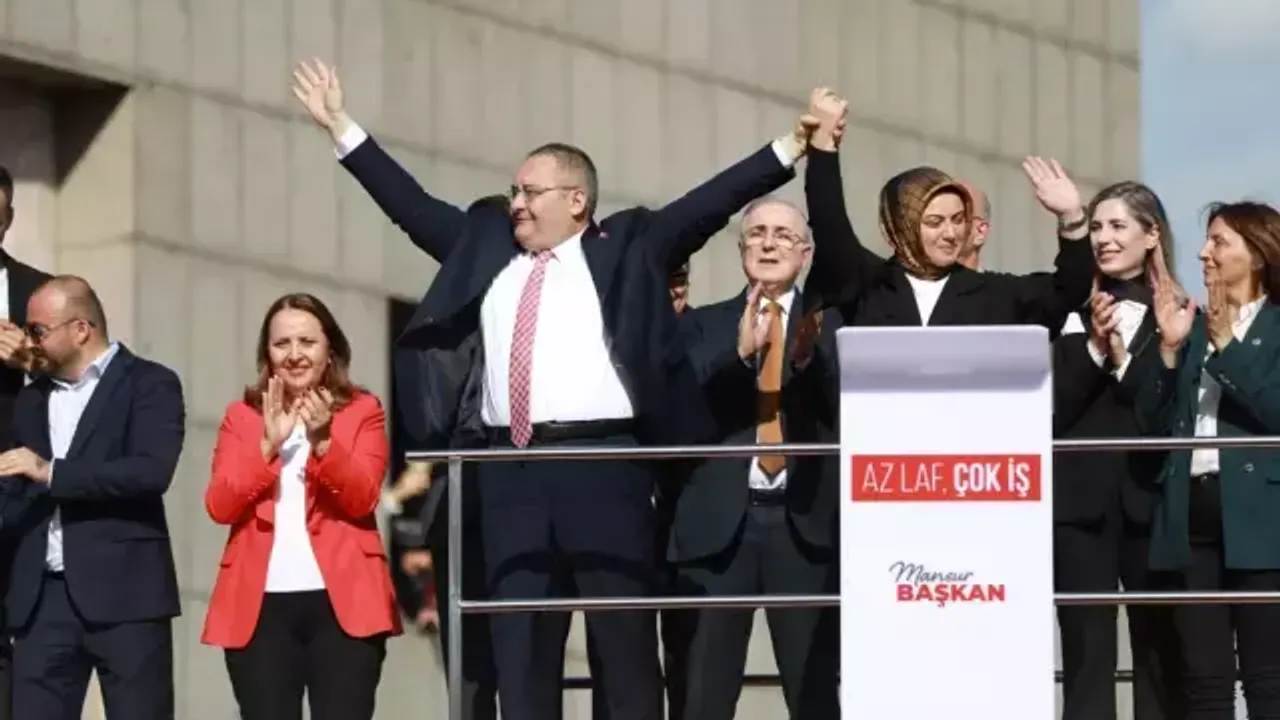 Siyasetin Gundemine Bomba Gibi Dusen Hamle Mesut Ozarslan Ak Parti Yolcusu Mu2